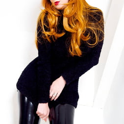 Red XXX en 'Red XXX' Jersey negro (Miniatura 1)