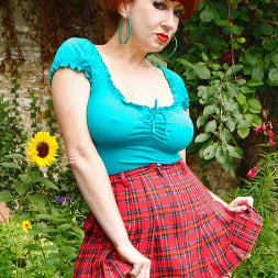 Red XXX in 'Red XXX' Garden (Thumbnail 1)