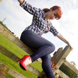 Red XXX in 'Red XXX' Jeans (Thumbnail 4)