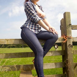 Red XXX in 'Red XXX' Jeans (Thumbnail 7)