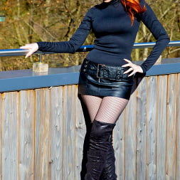 Red XXX in 'Red XXX' Roof Top Red (Thumbnail 4)